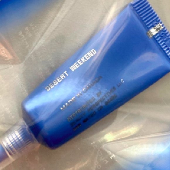 5/$25 - Item Cosmetics - Lid Glaze in Desert Weekend - Picture 3 of 3